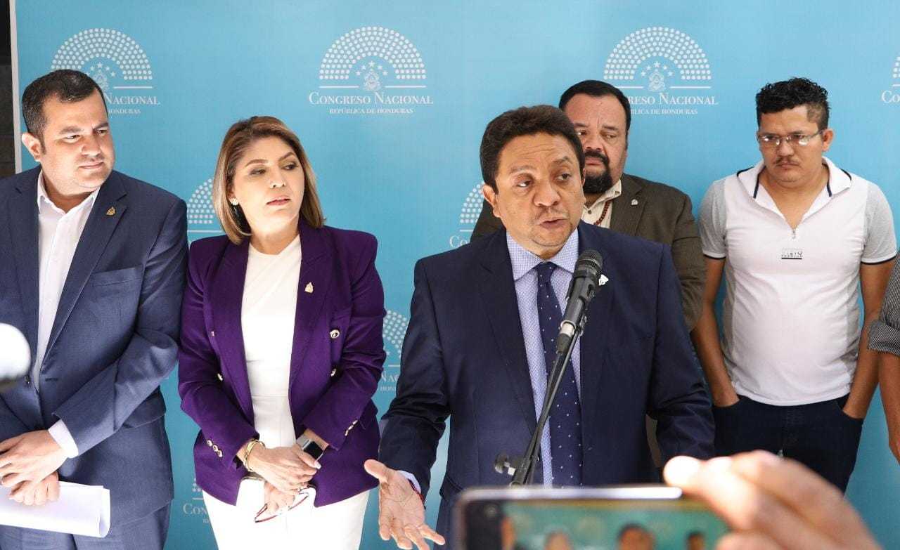 Solicitud para derogar decretos que criminaliza a defensores de la tierra de la comunidad de Zacate Grande